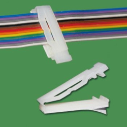 GFCM-25S - Abrazadera para cable plano | Gecko Fastener GmbH 2